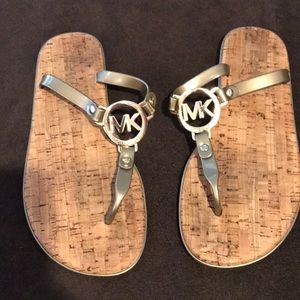 MK gold Sandels
